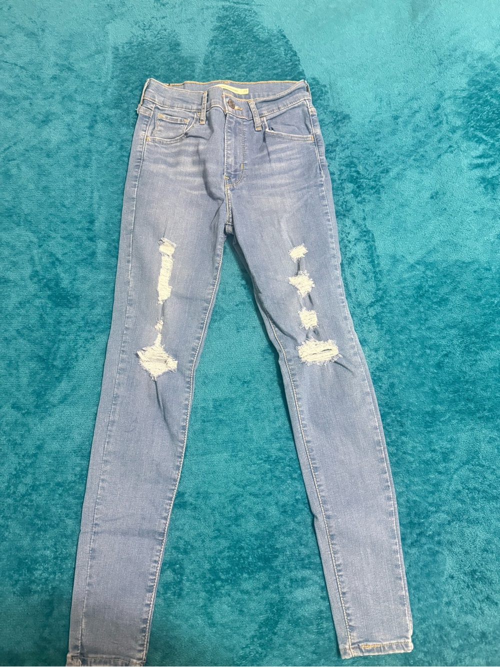 Levi's Light Blue Ripped Skinny Jeans - Women